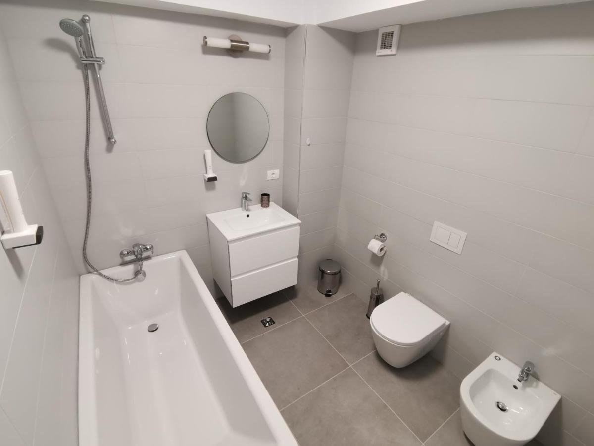 City Center Accomodation - 101 Resita Buitenkant foto